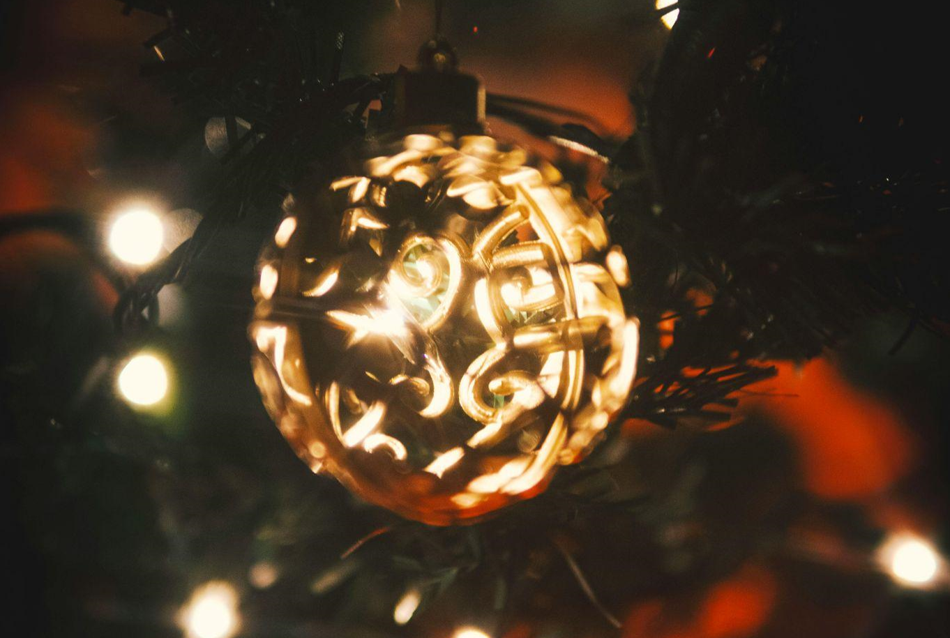 Best Deals on Artificial Christmas Trees for the Holidays